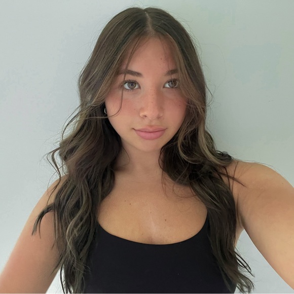 Meet your Posher, Alexandra - Picture 1 of 1